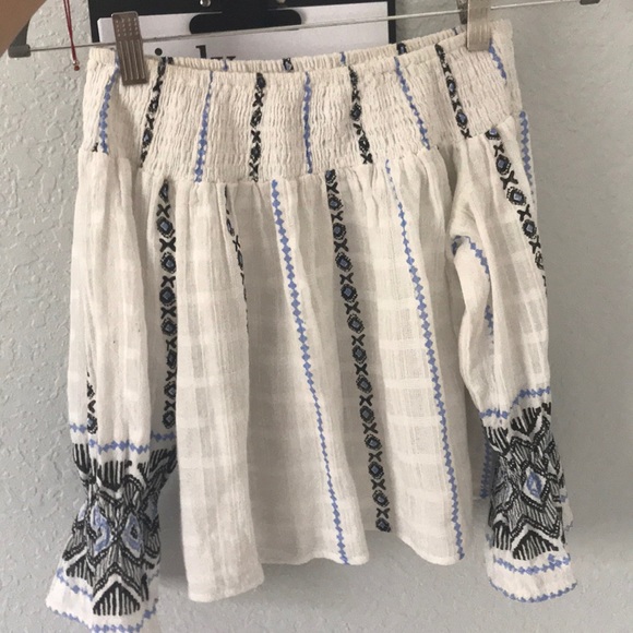 PAPER HEARTS OFF THE SHOULDER TOP! - Picture 1 of 4